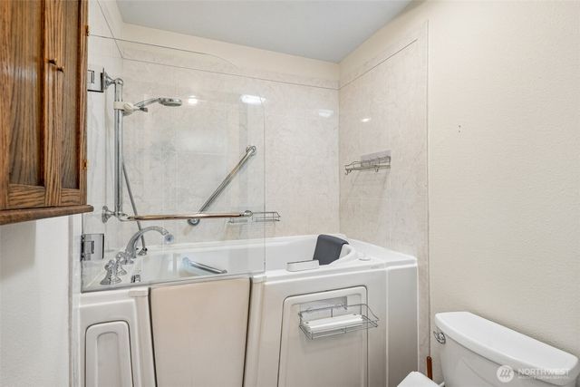 884 Kamus Place, Fox Island, WA 98333