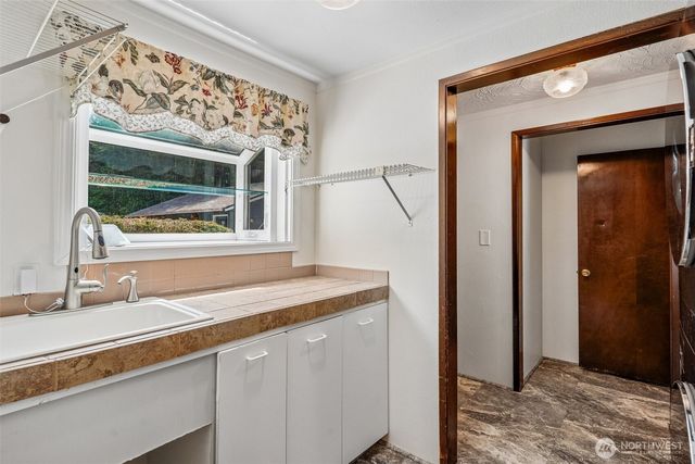 884 Kamus Place, Fox Island, WA 98333