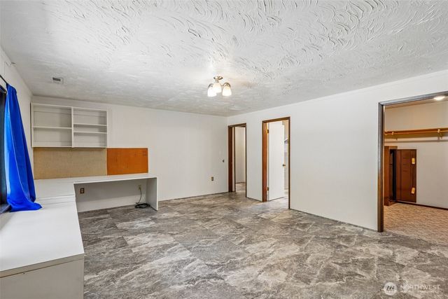 884 Kamus Place, Fox Island, WA 98333