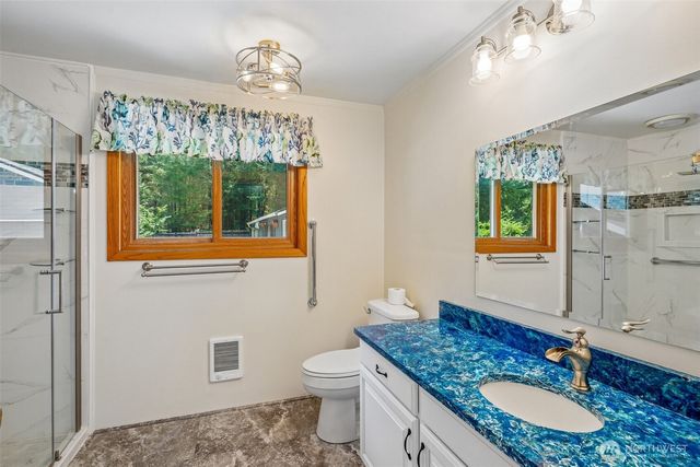 884 Kamus Place, Fox Island, WA 98333