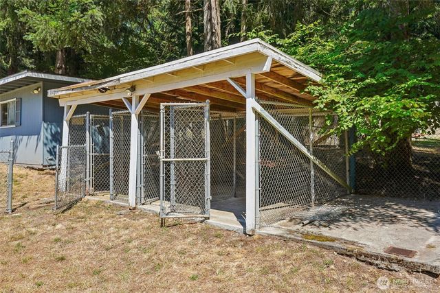 884 Kamus Place, Fox Island, WA 98333