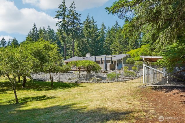 884 Kamus Place, Fox Island, WA 98333