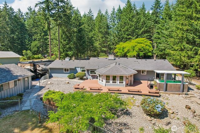 884 Kamus Place, Fox Island, WA 98333