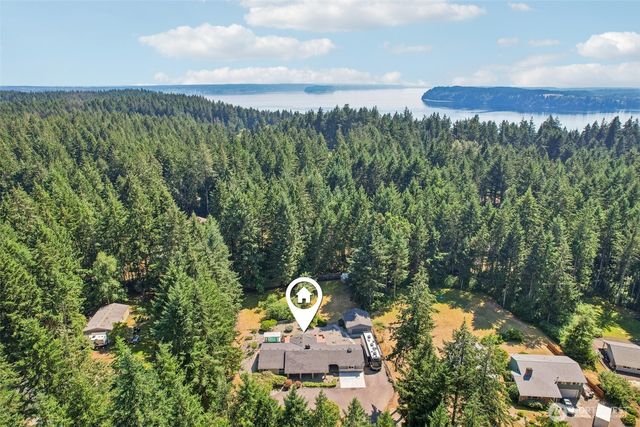 884 Kamus Place, Fox Island, WA 98333