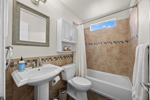 1006 Edgerly LN, Pflugerville, TX 78660