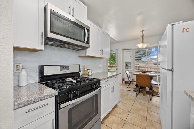 1006 Edgerly LN, Pflugerville, TX 78660