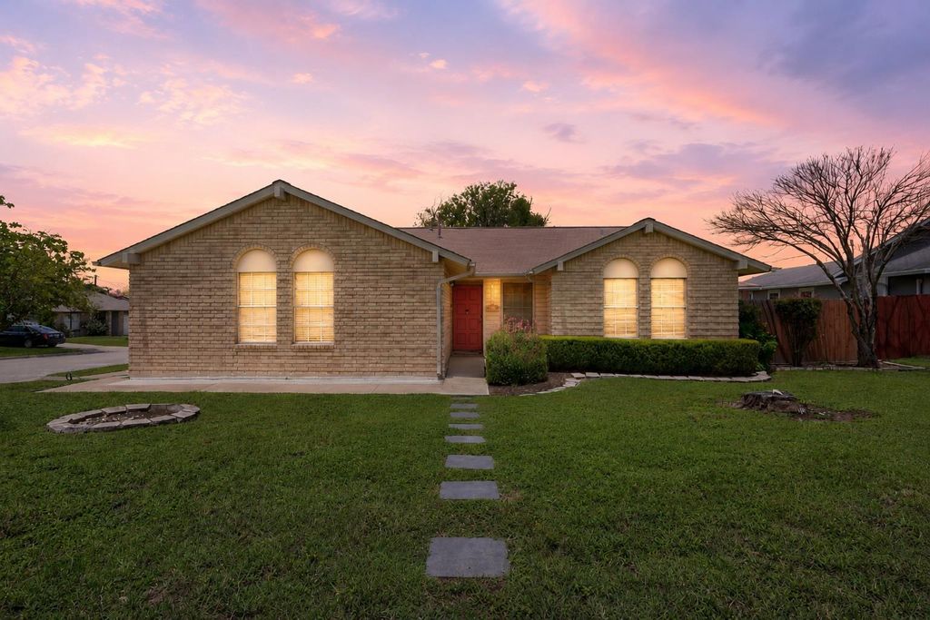 1006 Edgerly LN, Pflugerville, TX 78660