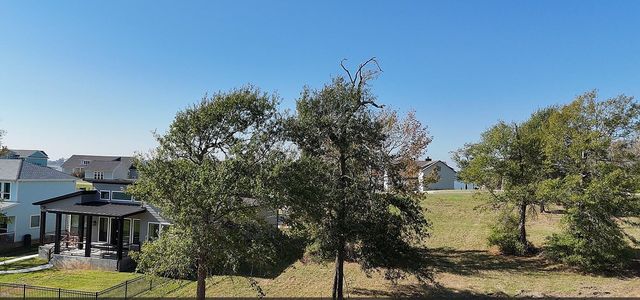 225 Peninsula Drive, Livingston, TX 77351