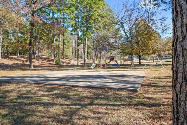 225 Peninsula Drive, Livingston, TX 77351