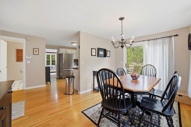 72 Palomino Dr, Franklin, MA 02038
