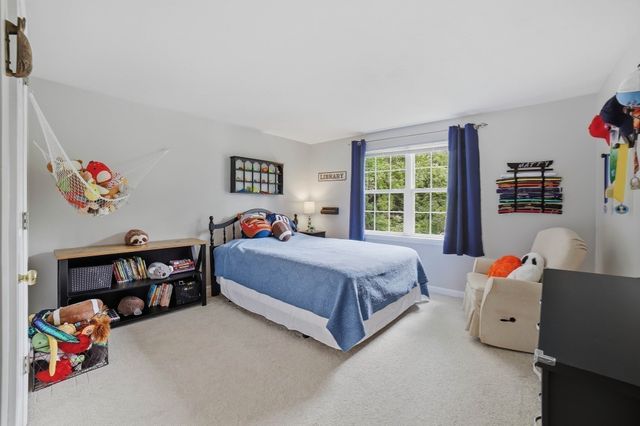 72 Palomino Dr, Franklin, MA 02038