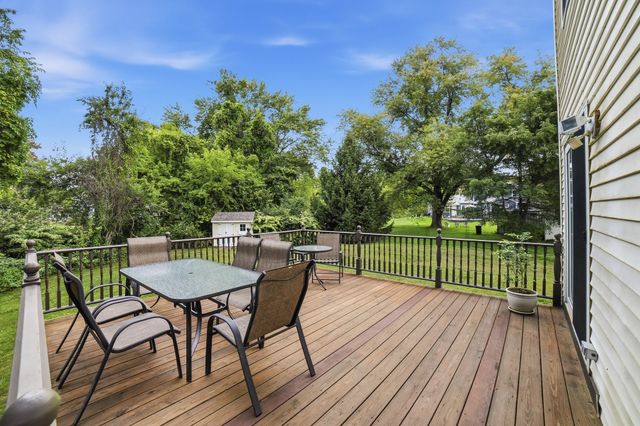 72 Palomino Dr, Franklin, MA 02038