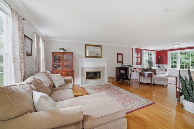 72 Palomino Dr, Franklin, MA 02038