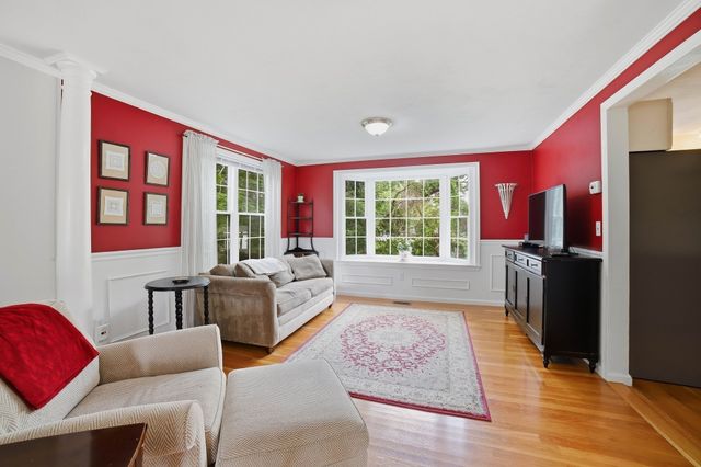 72 Palomino Dr, Franklin, MA 02038