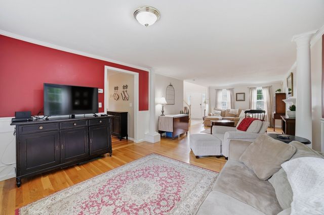 72 Palomino Dr, Franklin, MA 02038
