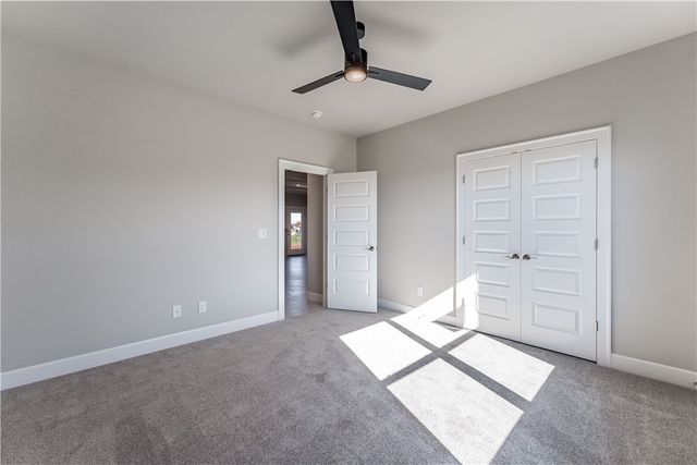 4680 W Triangle Street, Fayetteville, AR 72704