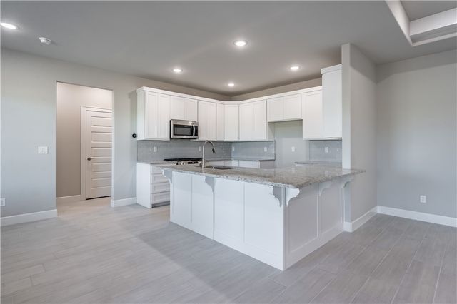 4680 W Triangle Street, Fayetteville, AR 72704