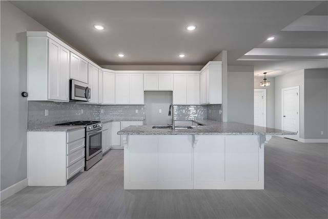 4680 W Triangle Street, Fayetteville, AR 72704