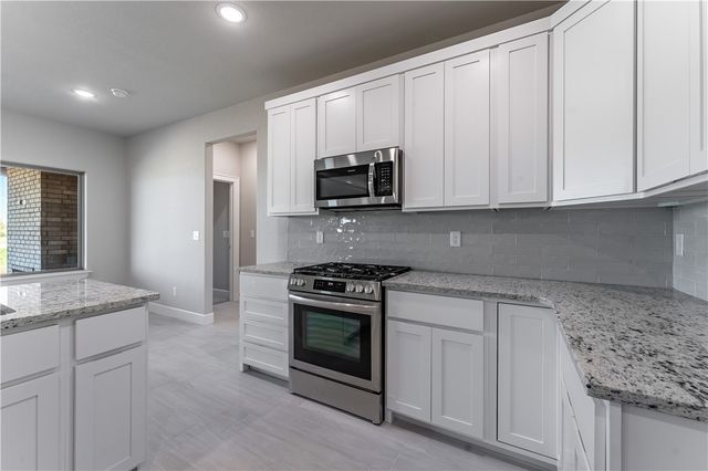 4680 W Triangle Street, Fayetteville, AR 72704