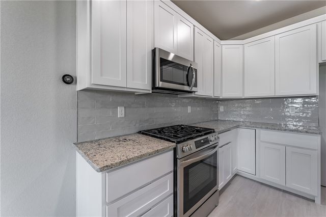 4680 W Triangle Street, Fayetteville, AR 72704