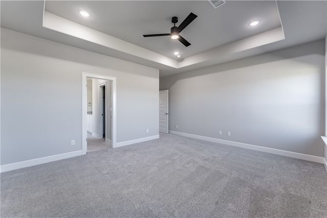 4680 W Triangle Street, Fayetteville, AR 72704