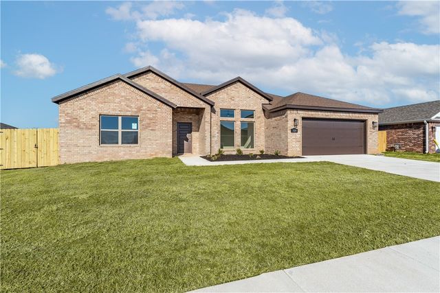 4680 W Triangle Street, Fayetteville, AR 72704