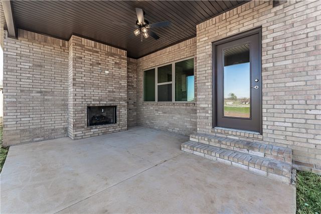 4680 W Triangle Street, Fayetteville, AR 72704