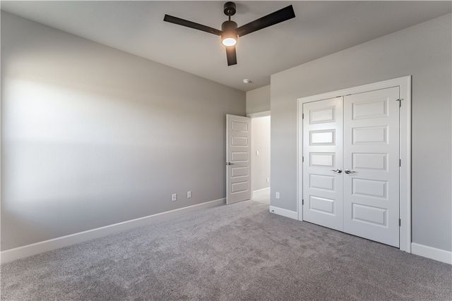 4680 W Triangle Street, Fayetteville, AR 72704