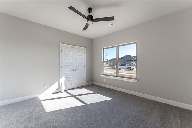 4680 W Triangle Street, Fayetteville, AR 72704