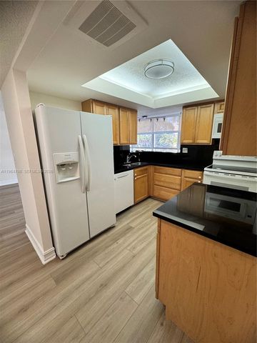 2000 Atlantic Shores Blvd 209, Hallandale Beach, FL 33009