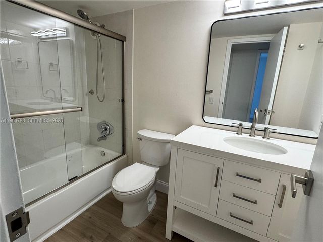 2000 Atlantic Shores Blvd 209, Hallandale Beach, FL 33009