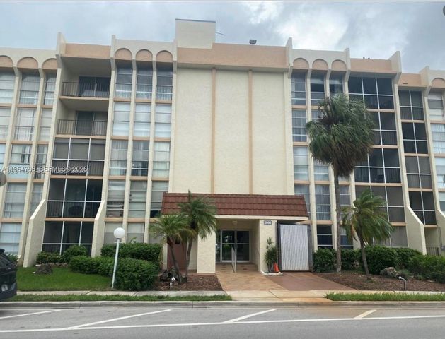 2000 Atlantic Shores Blvd 209, Hallandale Beach, FL 33009