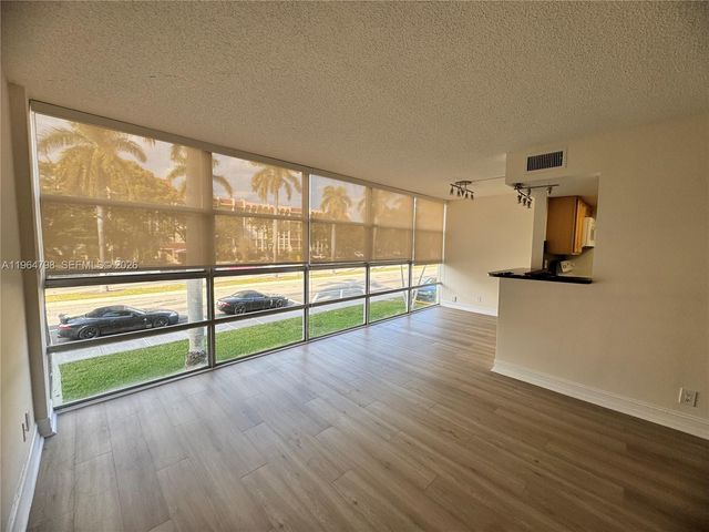 2000 Atlantic Shores Blvd 209, Hallandale Beach, FL 33009