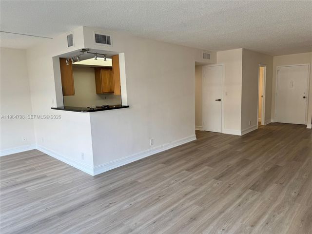 2000 Atlantic Shores Blvd 209, Hallandale Beach, FL 33009