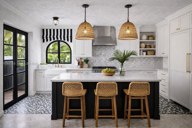 345 SW 36th Ave, Miami, FL 33135