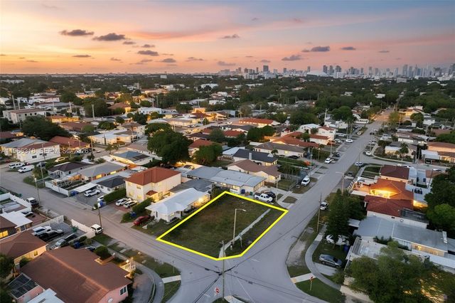 345 SW 36th Ave, Miami, FL 33135