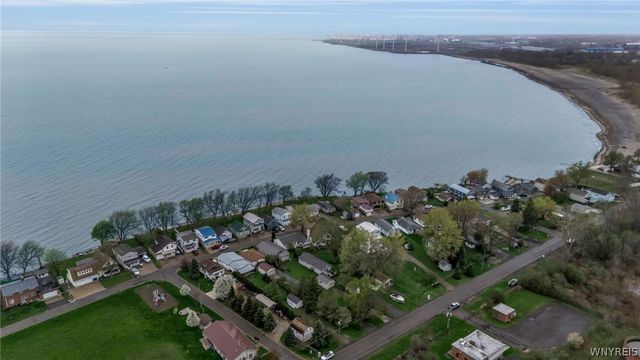54 North Shore Drive, Hamburg, NY 14219