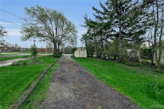 54 North Shore Drive, Hamburg, NY 14219