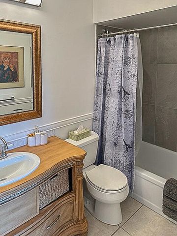 3505 NW 48th Avenue 403, Lauderdale Lakes, FL 33319