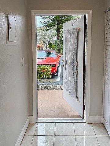 3505 NW 48th Avenue 403, Lauderdale Lakes, FL 33319