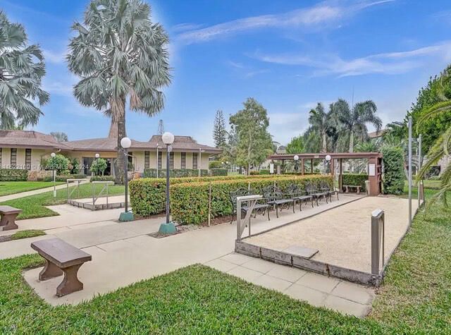 3505 NW 48th Avenue 403, Lauderdale Lakes, FL 33319