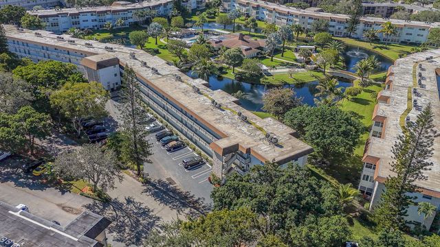 3505 NW 48th Avenue 403, Lauderdale Lakes, FL 33319