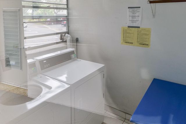 3505 NW 48th Avenue 403, Lauderdale Lakes, FL 33319