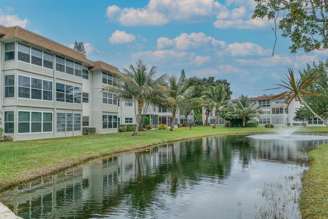 3505 NW 48th Avenue 403, Lauderdale Lakes, FL 33319