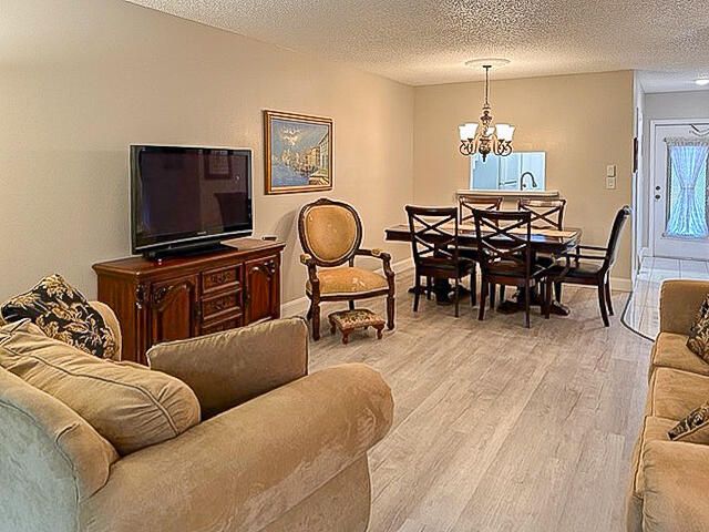 3505 NW 48th Avenue 403, Lauderdale Lakes, FL 33319