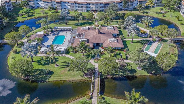 3505 NW 48th Avenue 403, Lauderdale Lakes, FL 33319