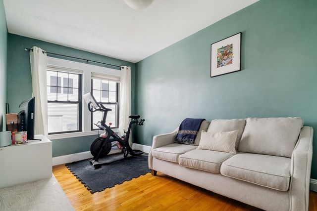 10 Washington Ave. 1, Waltham, MA 02453