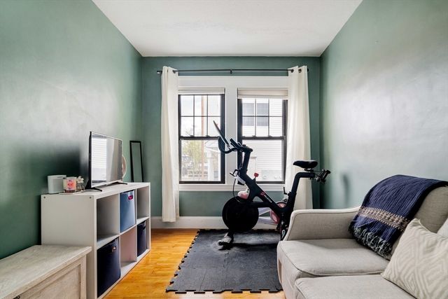 10 Washington Ave. 1, Waltham, MA 02453