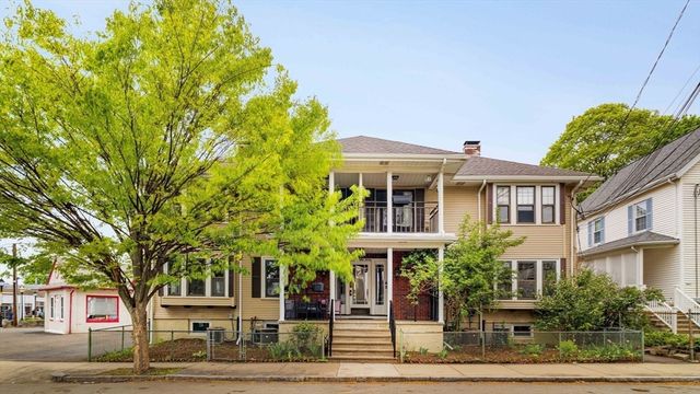 10 Washington Ave. 1, Waltham, MA 02453