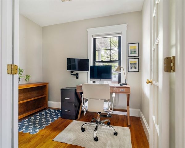 10 Washington Ave. 1, Waltham, MA 02453